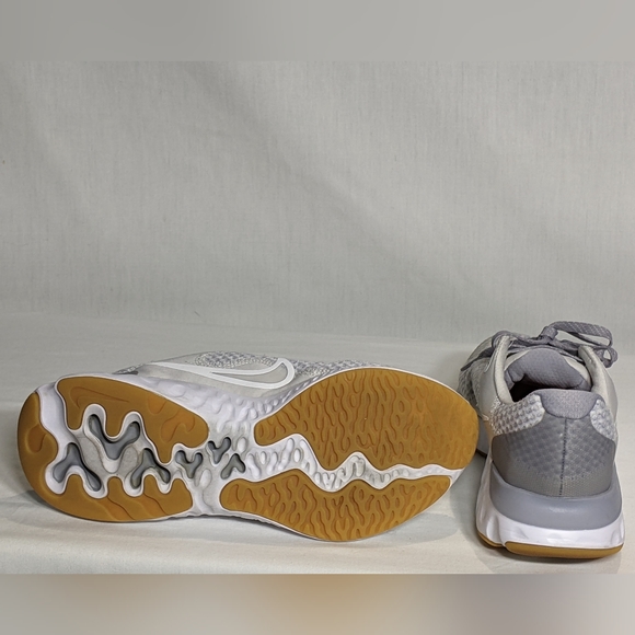 NEW Nike Mens Renew Run Running Shoes Sz 8 platinum - Picture 3 of 3